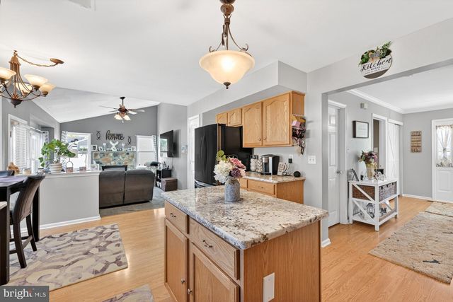 1233 COBBLESTONE DR, Quakertown, PA 18951