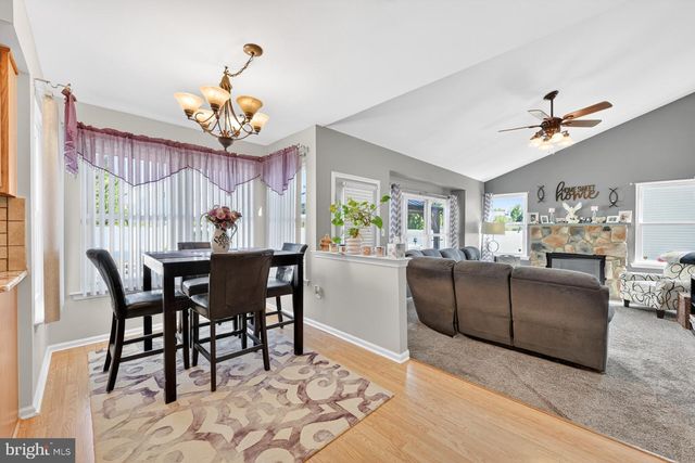 1233 COBBLESTONE DR, Quakertown, PA 18951