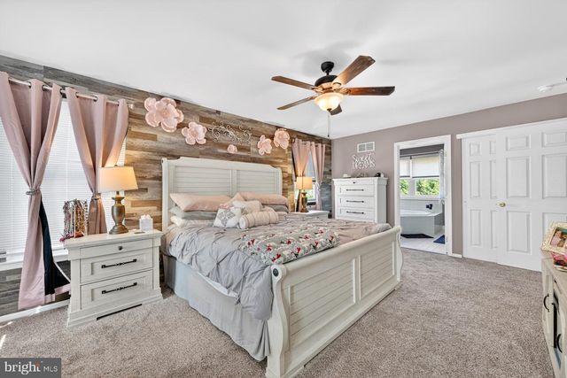 1233 COBBLESTONE DR, Quakertown, PA 18951