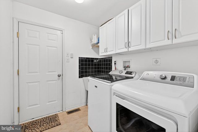 1233 COBBLESTONE DR, Quakertown, PA 18951