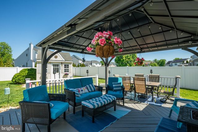 1233 COBBLESTONE DR, Quakertown, PA 18951