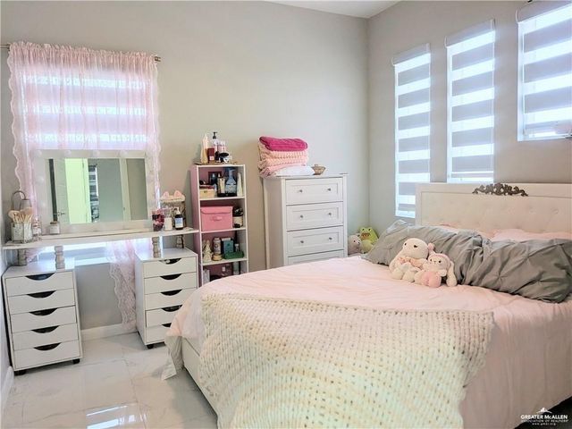 1010 W Franklin Avenue, Alton, TX 78573