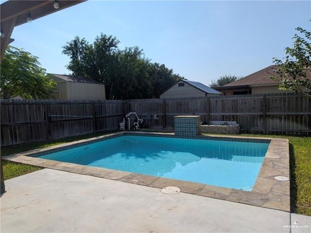 1010 W Franklin Avenue, Alton, TX 78573