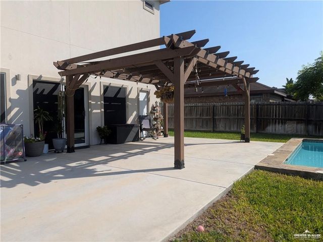 1010 W Franklin Avenue, Alton, TX 78573