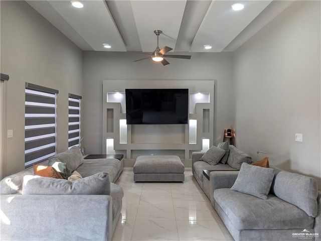 1010 W Franklin Avenue, Alton, TX 78573