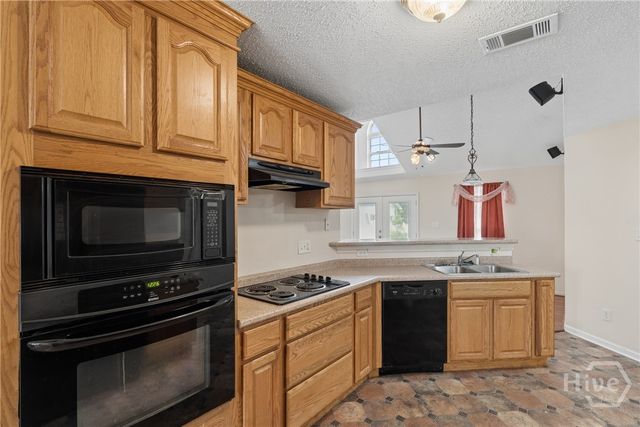 27 Darling Street, Savannah, GA 31408