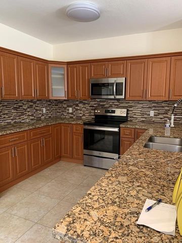 5496 NW 4th St 5496, Miami, FL 33126