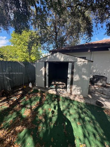 5496 NW 4th St 5496, Miami, FL 33126