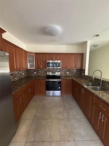 5496 NW 4th St 5496, Miami, FL 33126