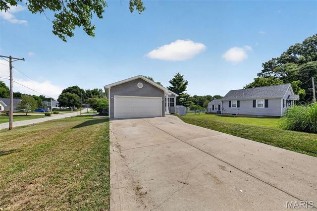 621 Johannaber Street, Warrenton, MO 63383