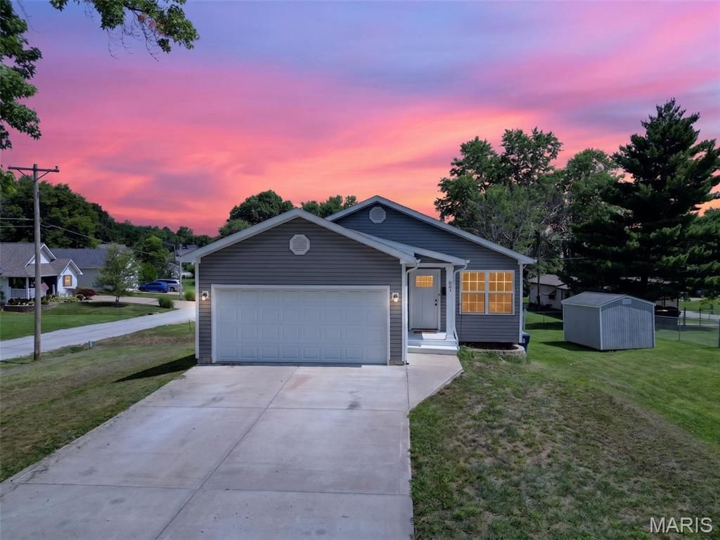 621 Johannaber Street, Warrenton, MO 63383