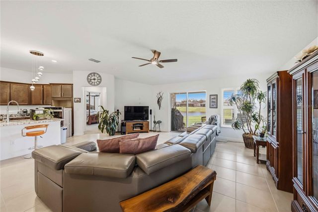 3576 74TH AVENUE CIRCLE E, Sarasota, FL 34243