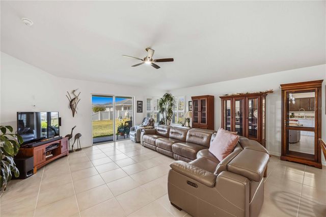 3576 74TH AVENUE CIRCLE E, Sarasota, FL 34243