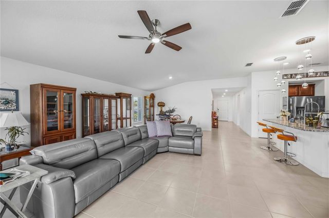 3576 74TH AVENUE CIRCLE E, Sarasota, FL 34243