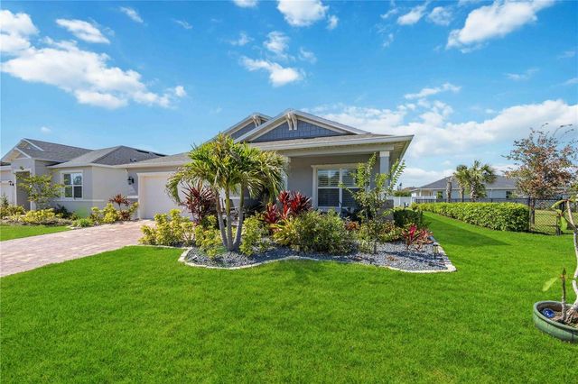3576 74TH AVENUE CIRCLE E, Sarasota, FL 34243
