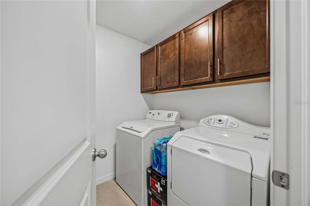 3576 74TH AVENUE CIRCLE E, Sarasota, FL 34243