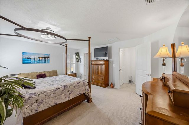 3576 74TH AVENUE CIRCLE E, Sarasota, FL 34243