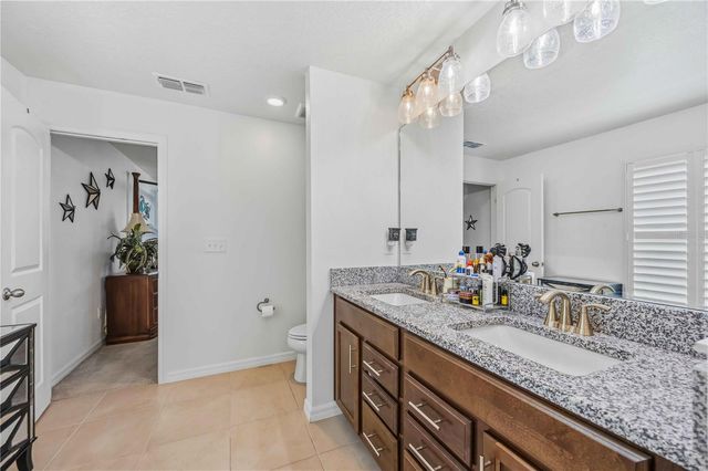 3576 74TH AVENUE CIRCLE E, Sarasota, FL 34243