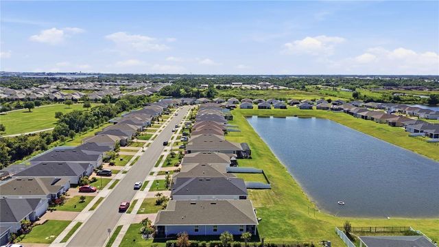 3576 74TH AVENUE CIRCLE E, Sarasota, FL 34243