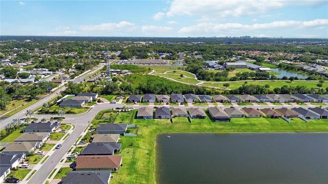 3576 74TH AVENUE CIRCLE E, Sarasota, FL 34243