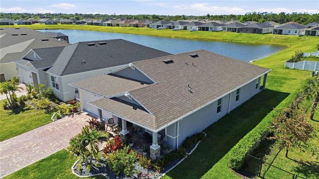 3576 74TH AVENUE CIRCLE E, Sarasota, FL 34243