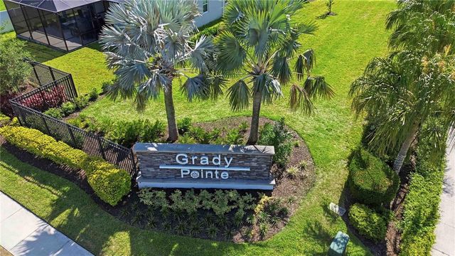 3576 74TH AVENUE CIRCLE E, Sarasota, FL 34243
