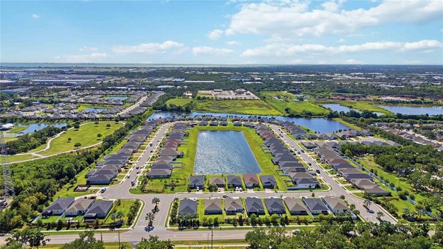 3576 74TH AVENUE CIRCLE E, Sarasota, FL 34243