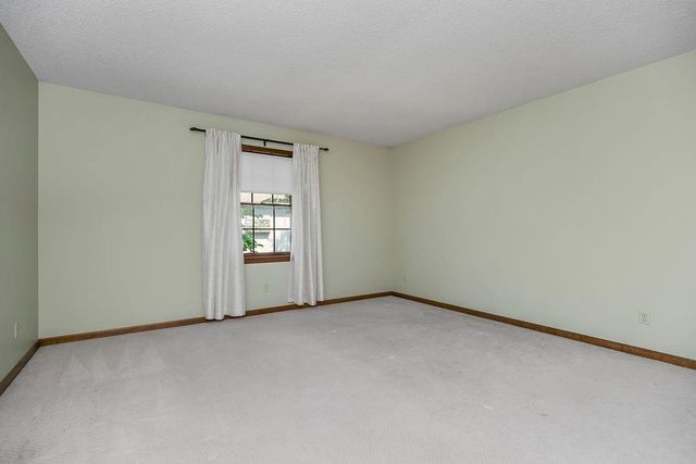 4408 NW Normandy Lane, Kansas City, MO 64116