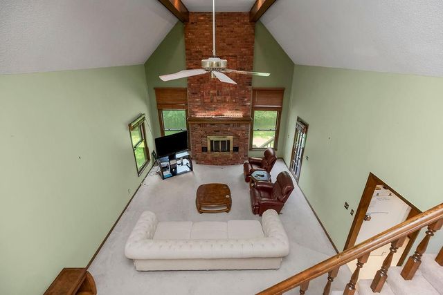 4408 NW Normandy Lane, Kansas City, MO 64116