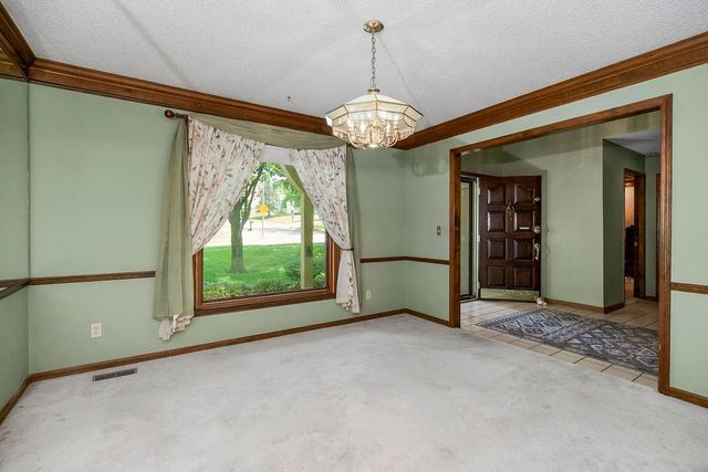 4408 NW Normandy Lane, Kansas City, MO 64116