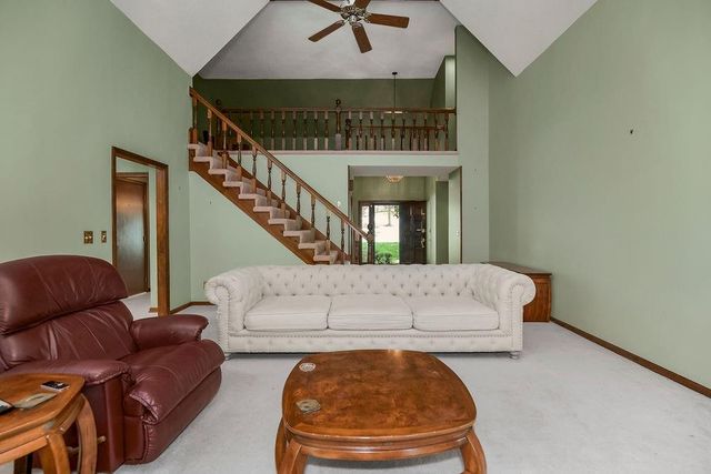 4408 NW Normandy Lane, Kansas City, MO 64116