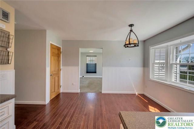 315 Hillview Drive, Lower Nazareth Twp, PA 18064