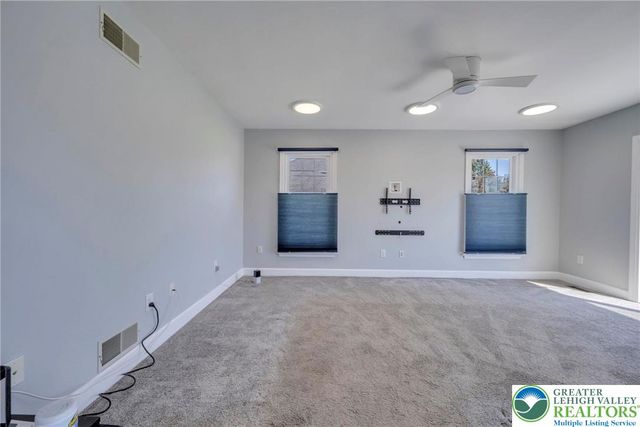 315 Hillview Drive, Lower Nazareth Twp, PA 18064