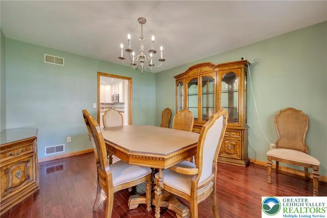 315 Hillview Drive, Lower Nazareth Twp, PA 18064