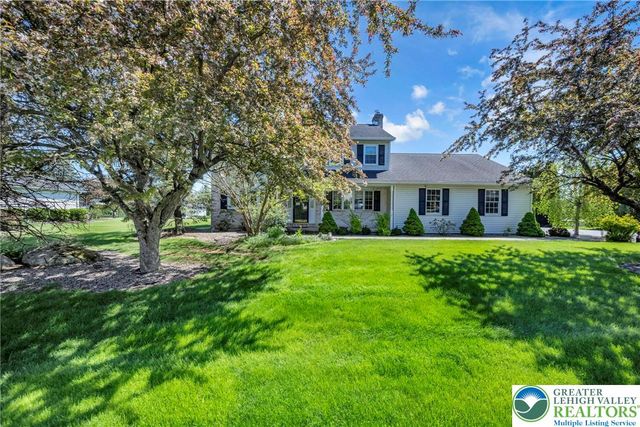 315 Hillview Drive, Lower Nazareth Twp, PA 18064