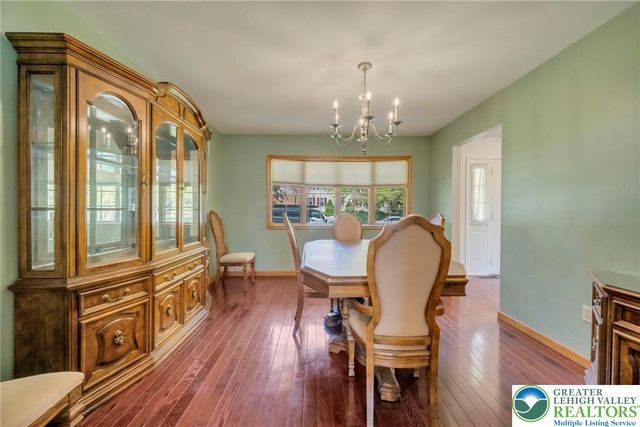 315 Hillview Drive, Lower Nazareth Twp, PA 18064