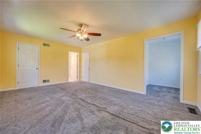 315 Hillview Drive, Lower Nazareth Twp, PA 18064