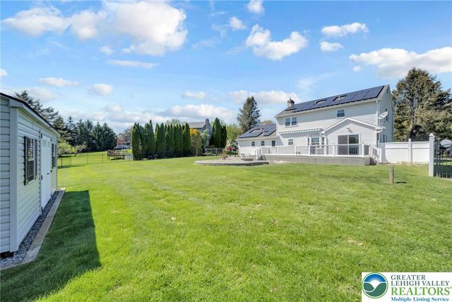 315 Hillview Drive, Lower Nazareth Twp, PA 18064