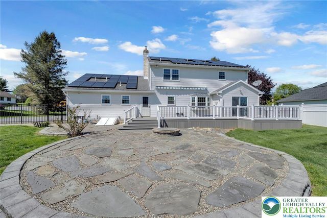 315 Hillview Drive, Lower Nazareth Twp, PA 18064