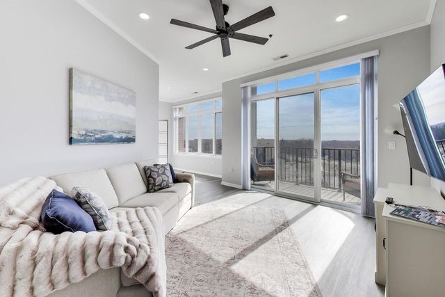 1199 E Port Clinton Road 701, Vernon Hills, IL 60061