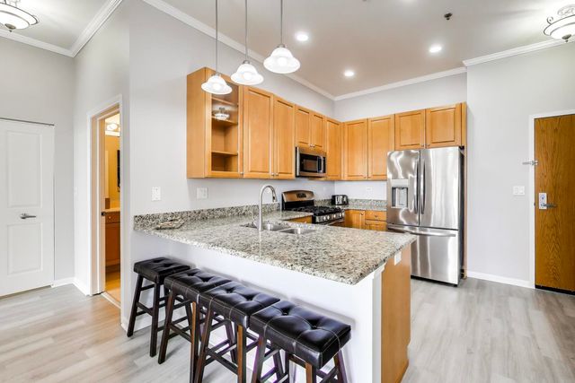 1199 E Port Clinton Road 701, Vernon Hills, IL 60061