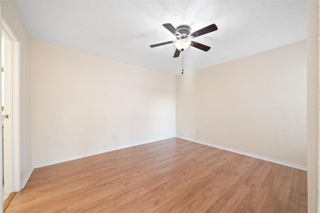 2750 Holly Hall Street 1510, Houston, TX 77054