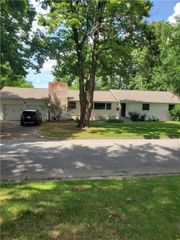 126 Rogers Circle Drive, Springdale, AR 72764