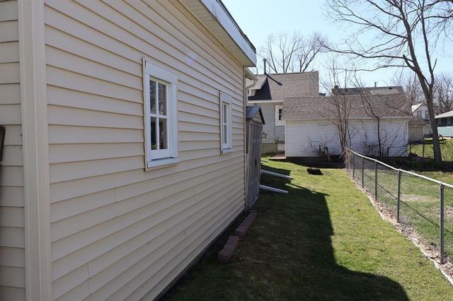 111 1st Street, Oelwein, IA 50662