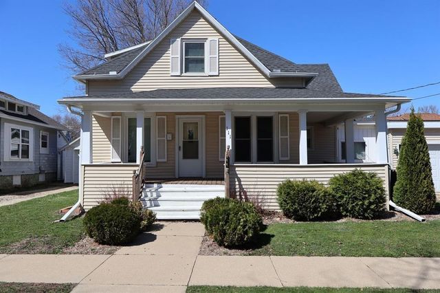 111 1st Street, Oelwein, IA 50662
