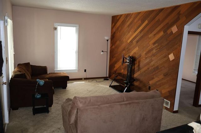 111 1st Street, Oelwein, IA 50662