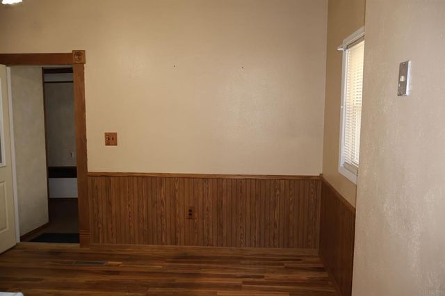111 1st Street, Oelwein, IA 50662