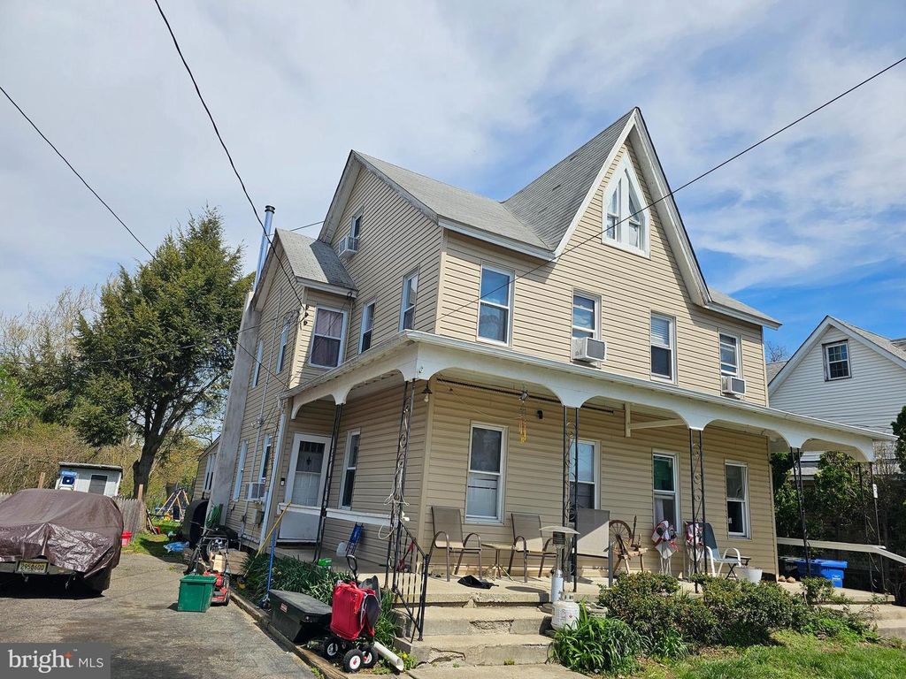 25-27 EAST AVE, Quinton, NJ 08072