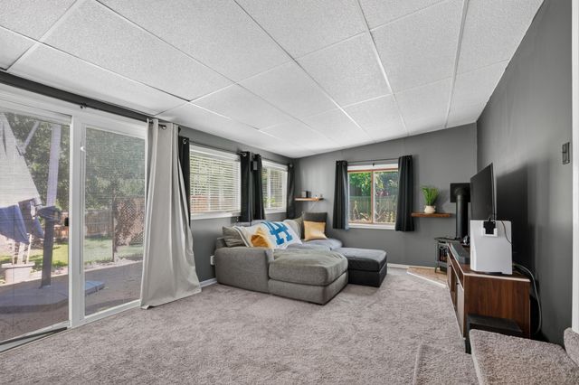 1700 Howard Street N, Maplewood, MN 55109