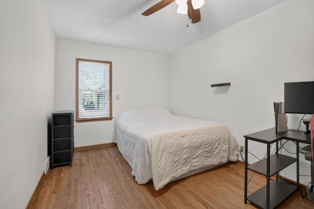 1700 Howard Street N, Maplewood, MN 55109